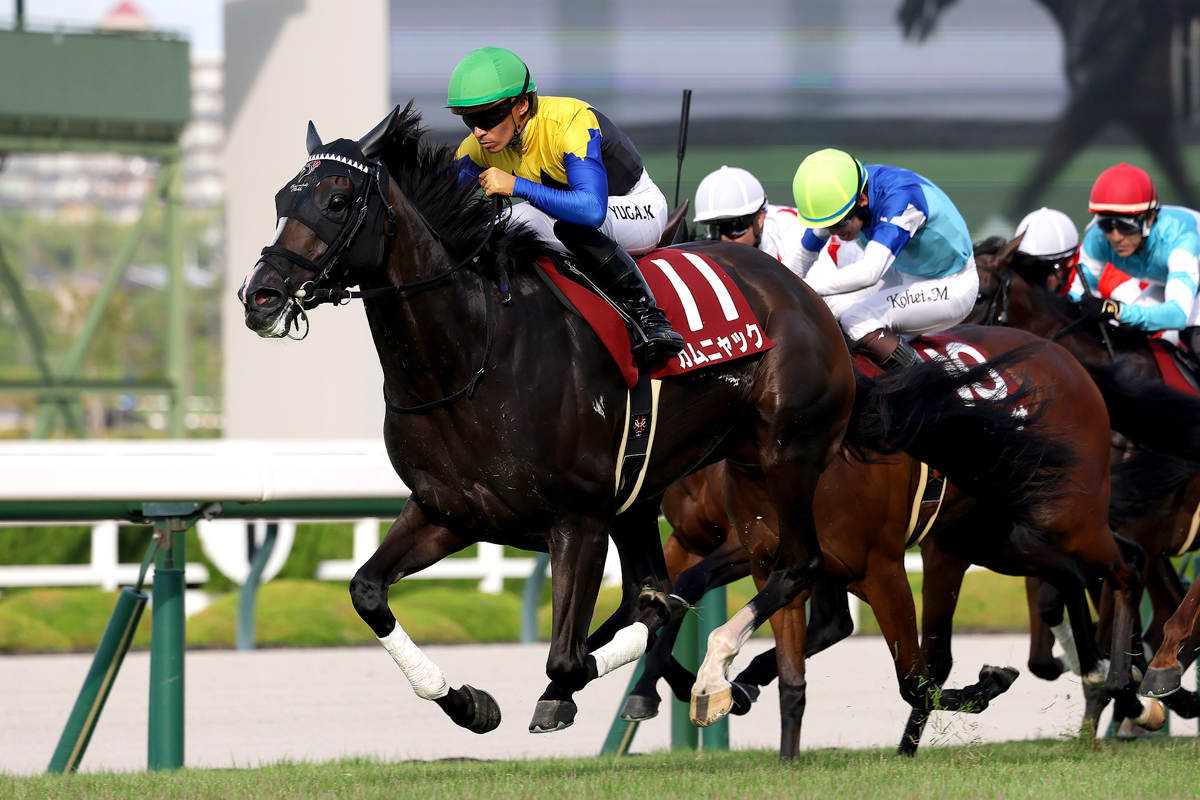 7番手から外めを回って堂々と抜け出し、テレサに1馬身半差をつけたオークス馬カムニャック